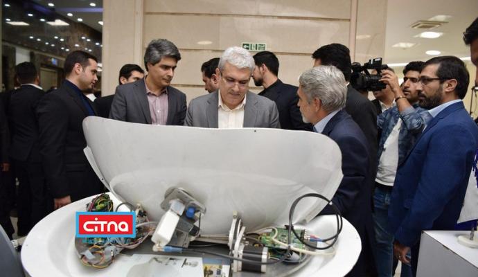 بازدید معاون علمی و فناوری ریاست جمهوری از نمایشگاه محصولات فضایی (+تصاویر)