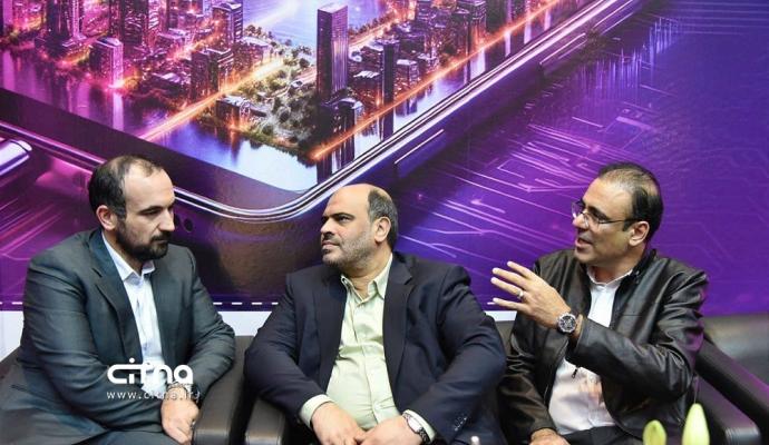 دیدار معاون منطقه آزاد کیش با مدیران عامل اپراتورهای اینترنتی و تلفن همراه در نمایشگاه تلکام
