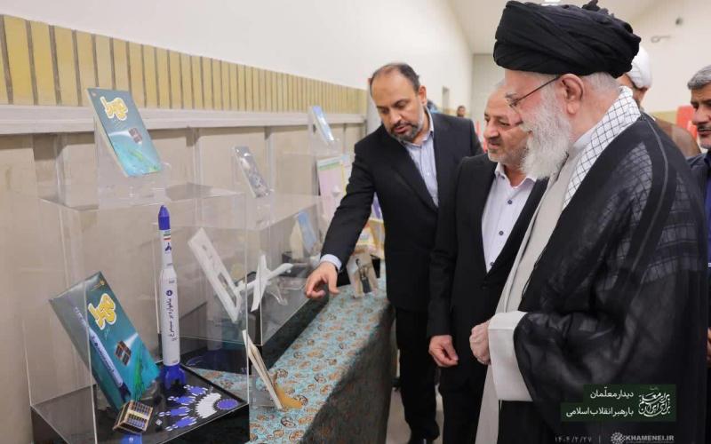 رهبر انقلاب