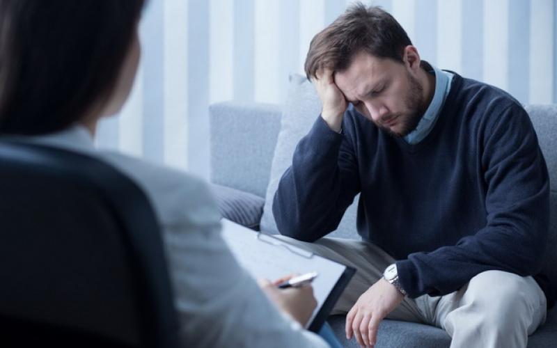 روان‌درمانگر