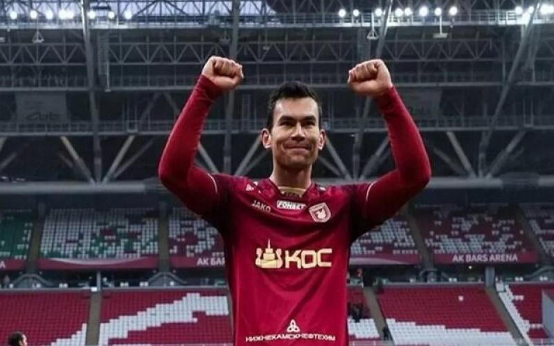 رستم آشورماتوف