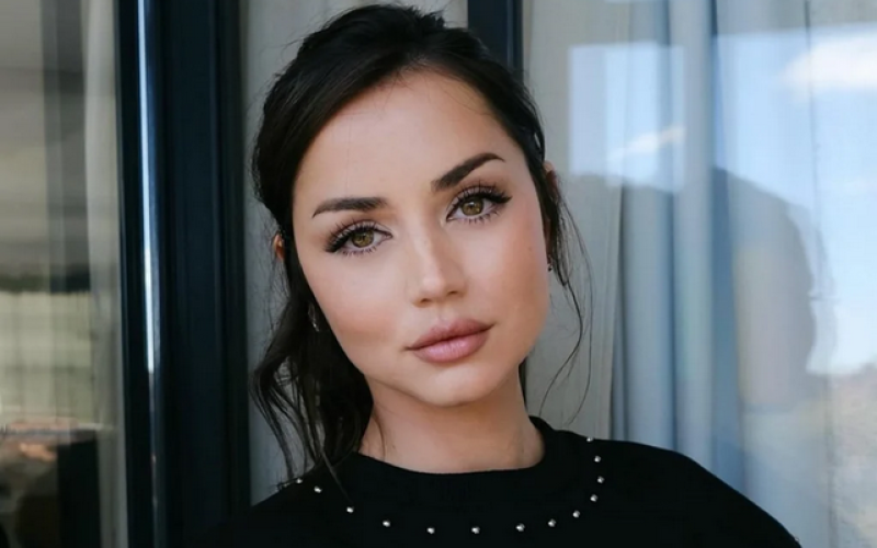 آنا د آرماس