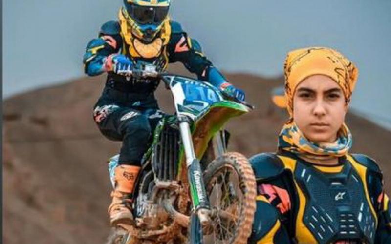 النا معدنی‌پور