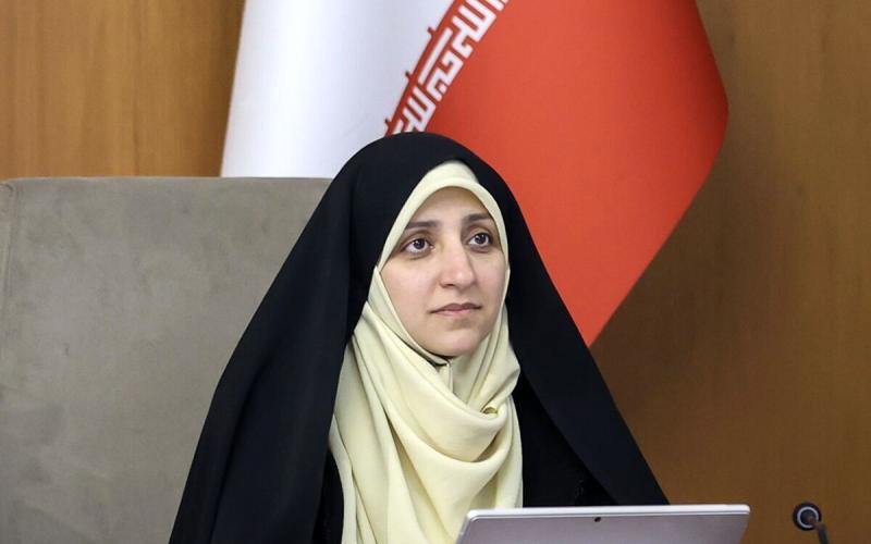 زهرا بهروز آذر 