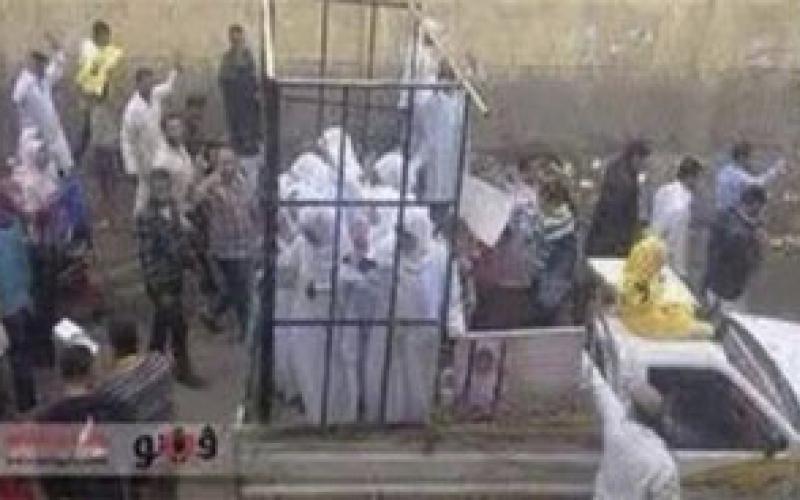 خاطرات زنان زندانی از تجاوز و برده‌داری جنسی در زندان‌های داعش 