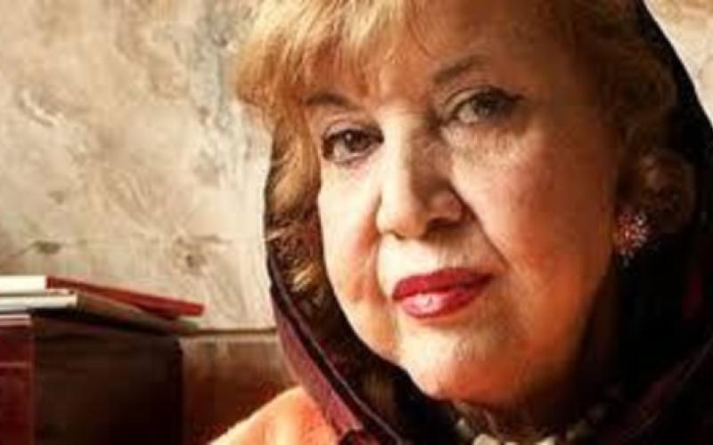 سیمین بهبهانی در کماست