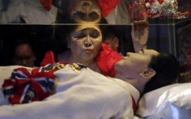 عکس/ جسدی که 25 سال است دفن نشده است