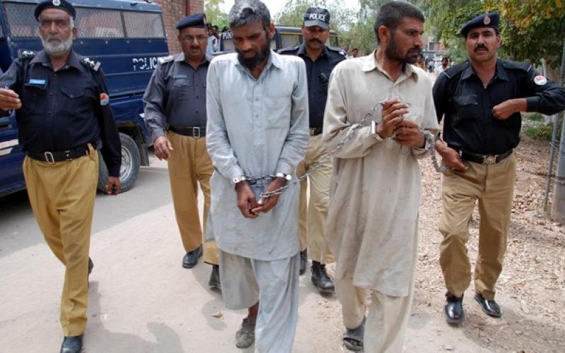 آدم خوارهای پاکستانی به 12 سال حبس محکوم شدند +عکس