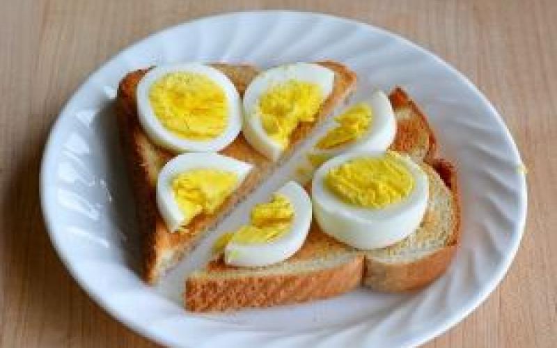 چه صبحانه ای بخوریم تا چاق نشویم؟ 