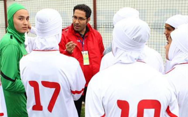 تمرین دختران فوتبالیست زیر ۱۹ سال کشور با مربیان مرد! + عکس