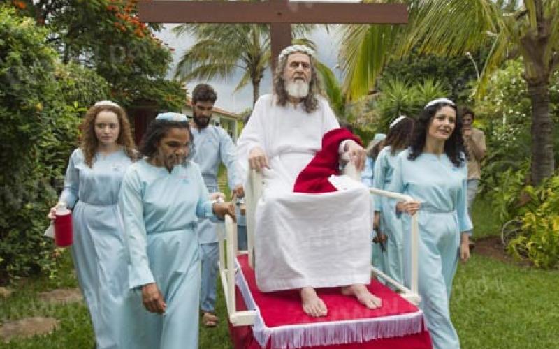 ظهور جنجالی پیامبر قلابی برزیلی که زنان را دور خود جمع کرده است! +تصاویر