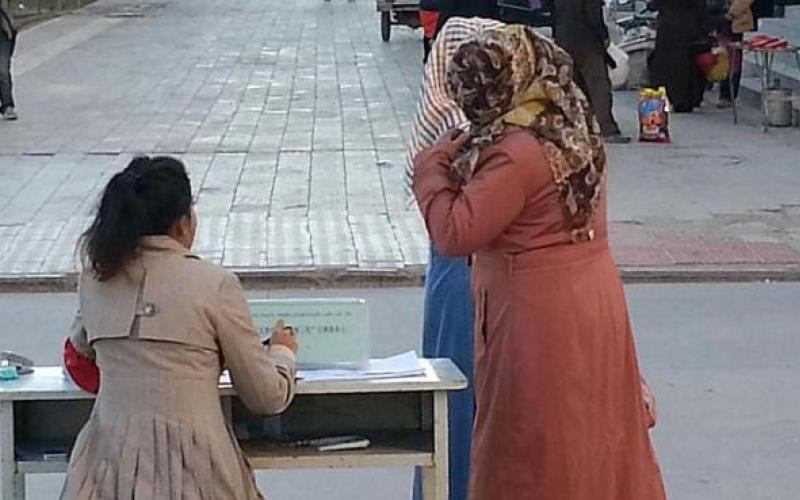 ایستگاه‌هایی برای تشویق به بی‌حجابی! +عکس