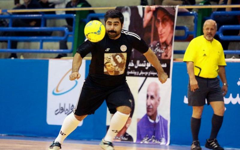 مصاف تیم‎های فوتبال منتخب هنرمندان و پیشکسوتان با حمایت همراه اول