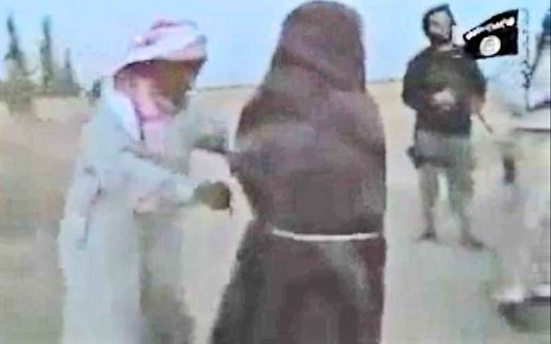 انتشار تصاویر سنگسار یک زن سوری توسط داعش در شبکه‎های اجتماعی