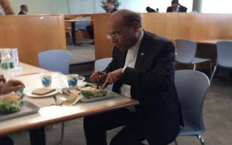 شگفتی کاربران از مشاهده‎ی تصویر آقای رئیس جمهور در آمریکا