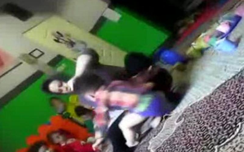 انتشار کلیپی از کودک آزاری مربی مهدکودک در فضای مجازی 