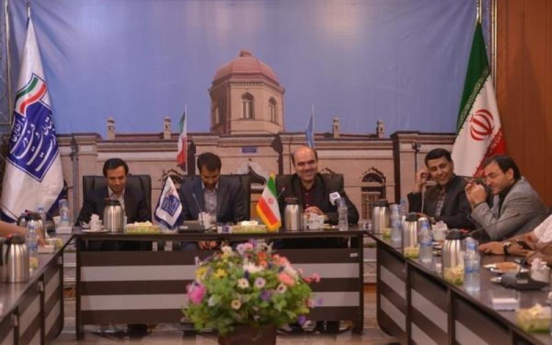 رسانه‎ها یکی از مهمترین و موثرترین عوامل توسعه‎ی ICT در کشورند