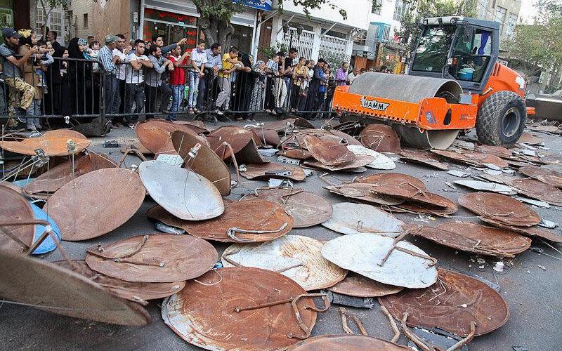 وزیر ارشاد: "به جای استفاده بهینه از ماهواره فکر می‌کنیم چطور رویش پارازیت بیندازیم"