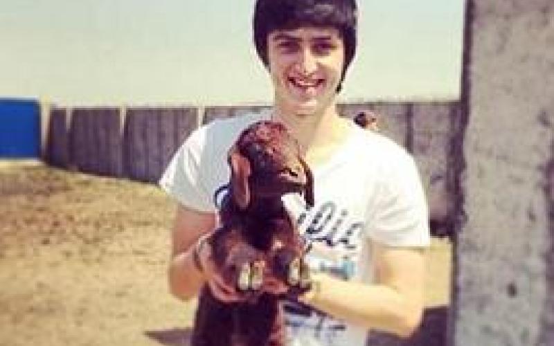 حضور دائم سردار آزمون در اینترنت کار دستش داد! 