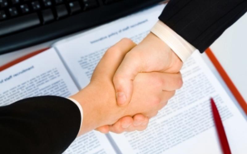 "بررسی مسائل و مشکلات قراردادهای حوزه IT" در یک سمینار 