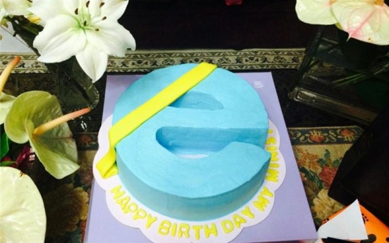 وزیر ارتباطات کیک تولدش را به اشتراک گذاشت+ عکس