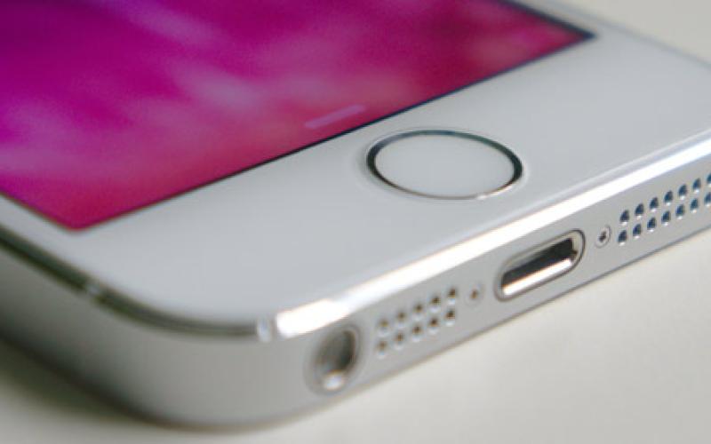 می‌خواهید iPhone ۵s بخرید یا منتظر iPhone ۶ باشید؟ 