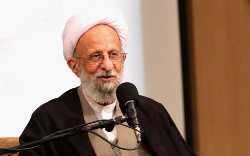 آیت‌الله مصباح: هرچه با ماهواره‌ و اینترنت مقابله کنند به جایی نمی‌رسد