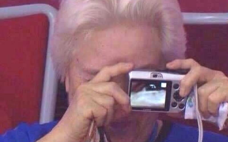 پیرزنی که در المپیک سوچی، سوژه شبکه‎های اجتماعی شد /عکس