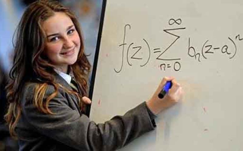 دختری که اینشتین را جا گذاشت + تصویر 