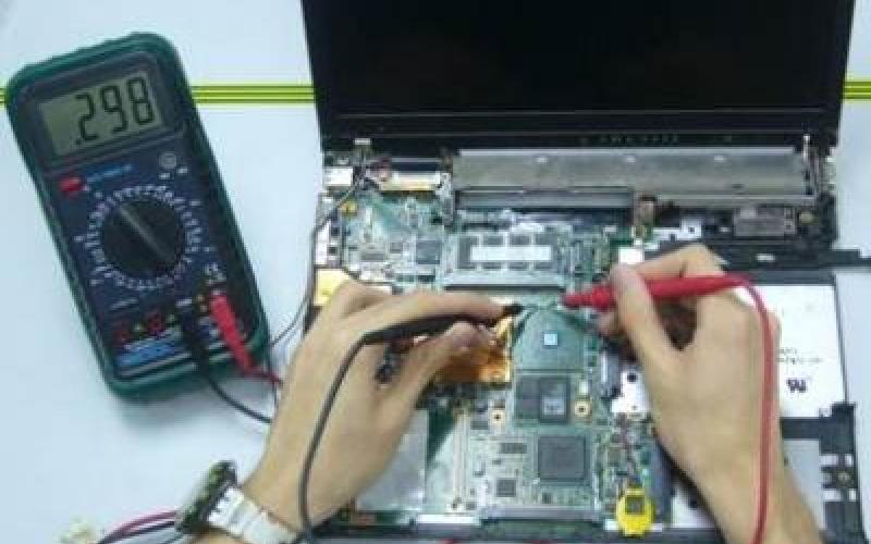 "متخصص کامپیوتر" در جدول مشاغل پردرآمد ایران 