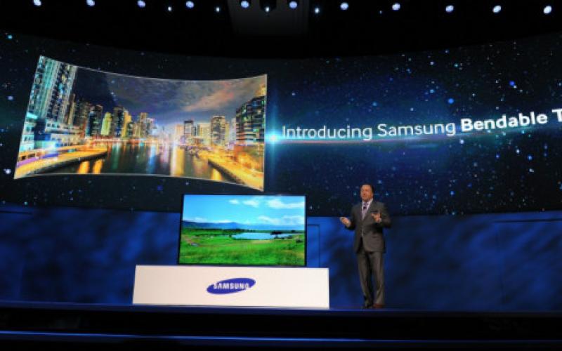 رونمایی از تلویزیون‌هایی با صفحه تصویر خمیده در لاس وگاس+تصویر