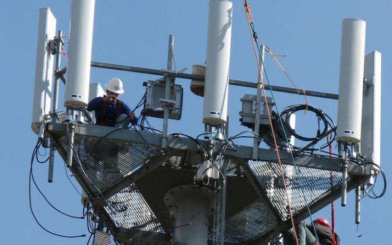 هیچ خلاء قانونی برای حفاظت از سلامت عمومی در مقابل تشعشع های تلفن‎های همراه وجود ندارد