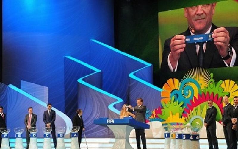 لباس خیلی منشوری مجری مراسم قرعه کشی جام جهانی +عکس