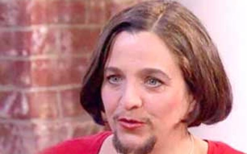 انتشار عکس زن ریش پرفسوری در وبلاگش جنجال آفرید!+ عکس