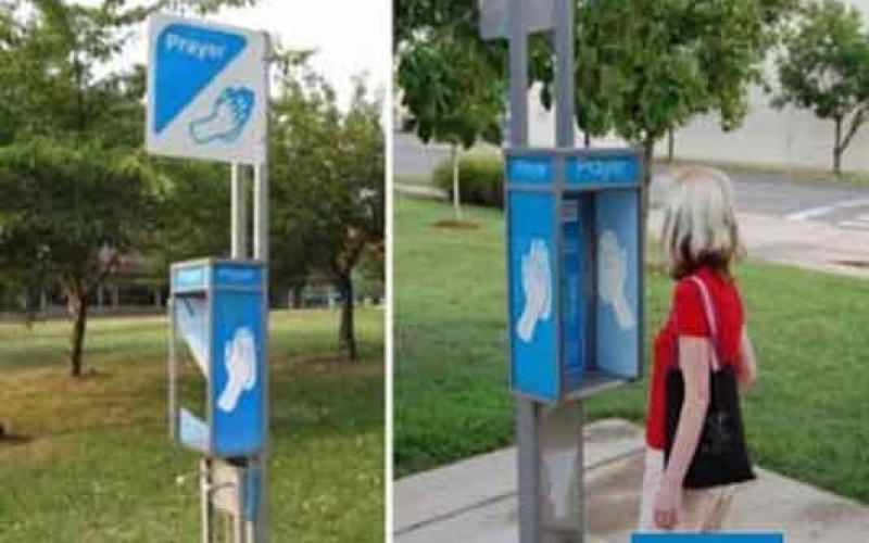 نصب باجه‌ تلفن‌های تماس با خدا در کانزاس آمریکا +عکس