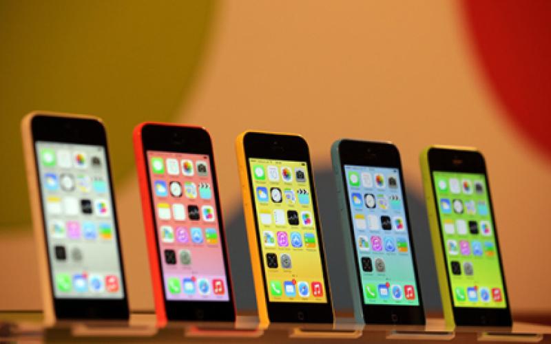 تولید گوشی ارزان قیمت آیفون 5C به نصف کاهش می‎یابد
