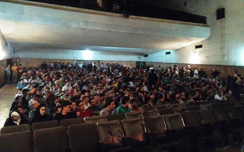 استفاده تبلیغاتی LG از به خط کردن سه روزه صدها ایرانی!