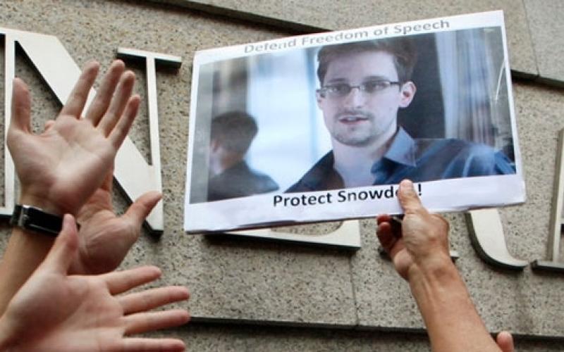 طریقه دسترسی اسنودن به اسناد سیا 