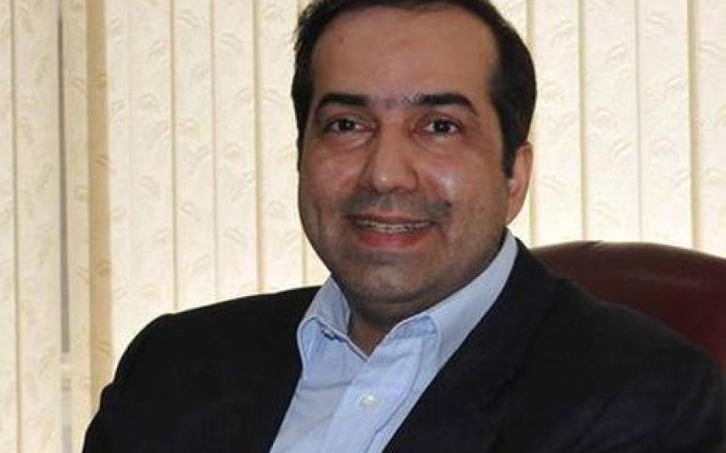 حضور معاون مطبوعاتی وزارت ارشاد در دفتر کارش