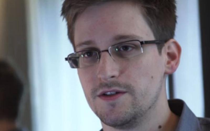 روسیه به افشاگر معروف آمریکایی پناهندگی موقت داد