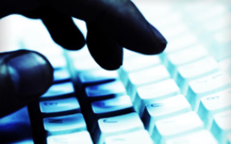 فروش اینترنتی فیلم غیراخلاقی توسط زوج ورشکسته 