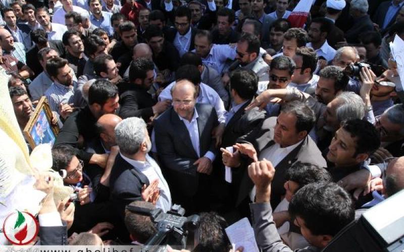 وال استریت ژورنال: نقطه قوت قالیباف حضور گسترده هواداران در فضای مجازی است 