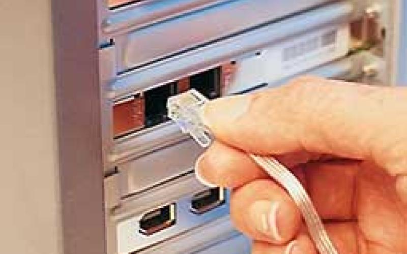 اینجا هنوز Dial Up نفس می‌کشد!