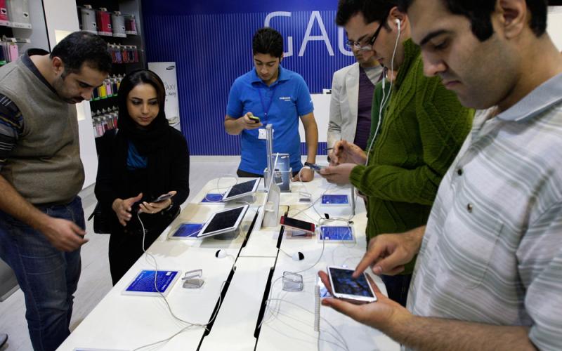 لغو تحریم‌ فروش تلفن همراه و کامپیوتر به ایران