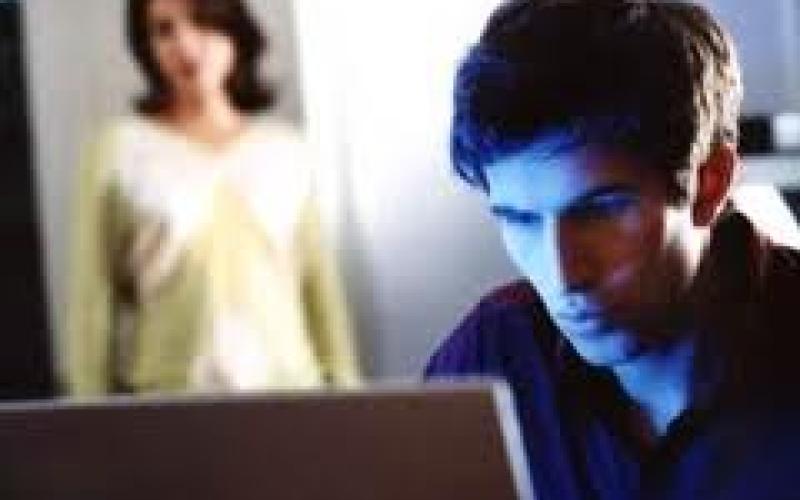 "شوهرم فیلم‎های مستهجن اینترنتی تماشا می‎کند" 