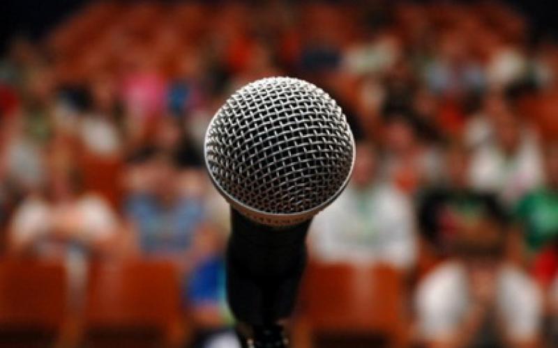 اخراج مجری صداوسیما به جرم استفاده‎ از واژه‎ی SMS