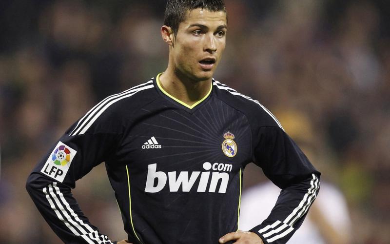 واکنش فیس بوکی رونالدو به خبر ارتباطش با مانکن برزیلی