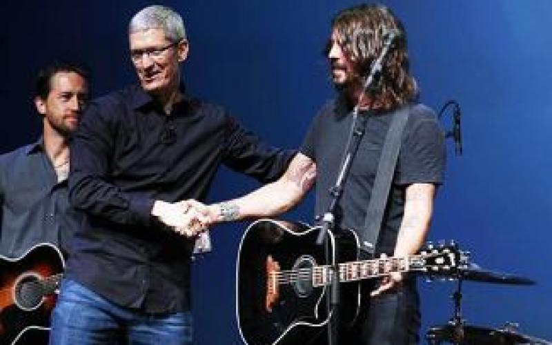 آیا اپل مخفیانه به دنبال جانشینی برای تیم کوک می گردد؟ 