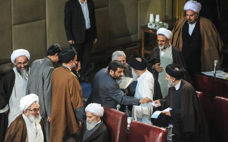 اعتراض مجلس خبرگان به ضرغامی؛ صداوسیما طوری عمل نکرده که مردم پای ماهواره ننشینند