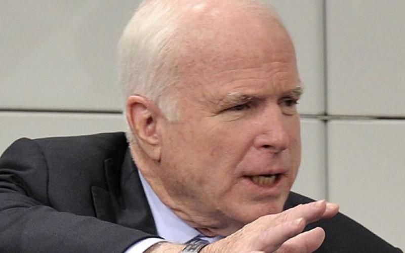 توییت توهین آمیز جان مک‌کین به "اعلام آمادگی احمدی نژاد برای سفر به فضا"/تیتر مشمئزکننده ی مجله آلمانی: یک ایرانی به فضا رفت!